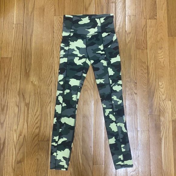 lululemon athletica Pants - Size 2 Lulu Lemon Crop Camo Leggings with side pockets